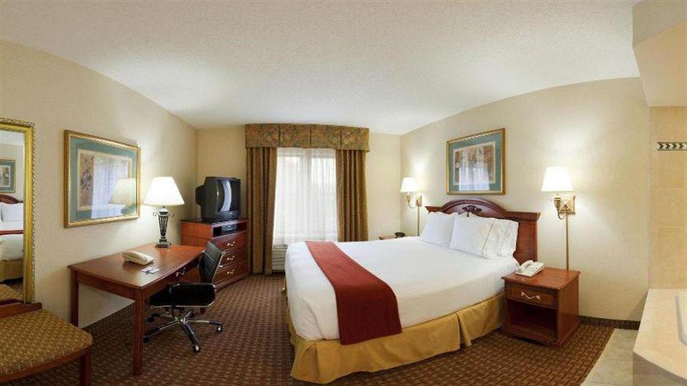 Hotel Express & Meadowlands Area By Ihg