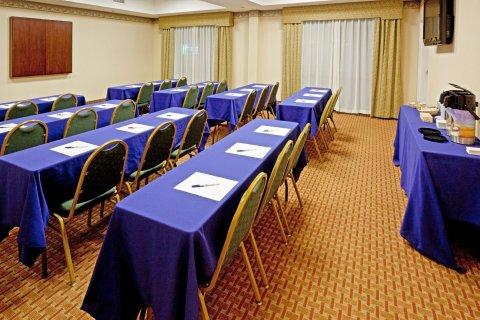 Express & Meadowlands Area By Ihg Hotel