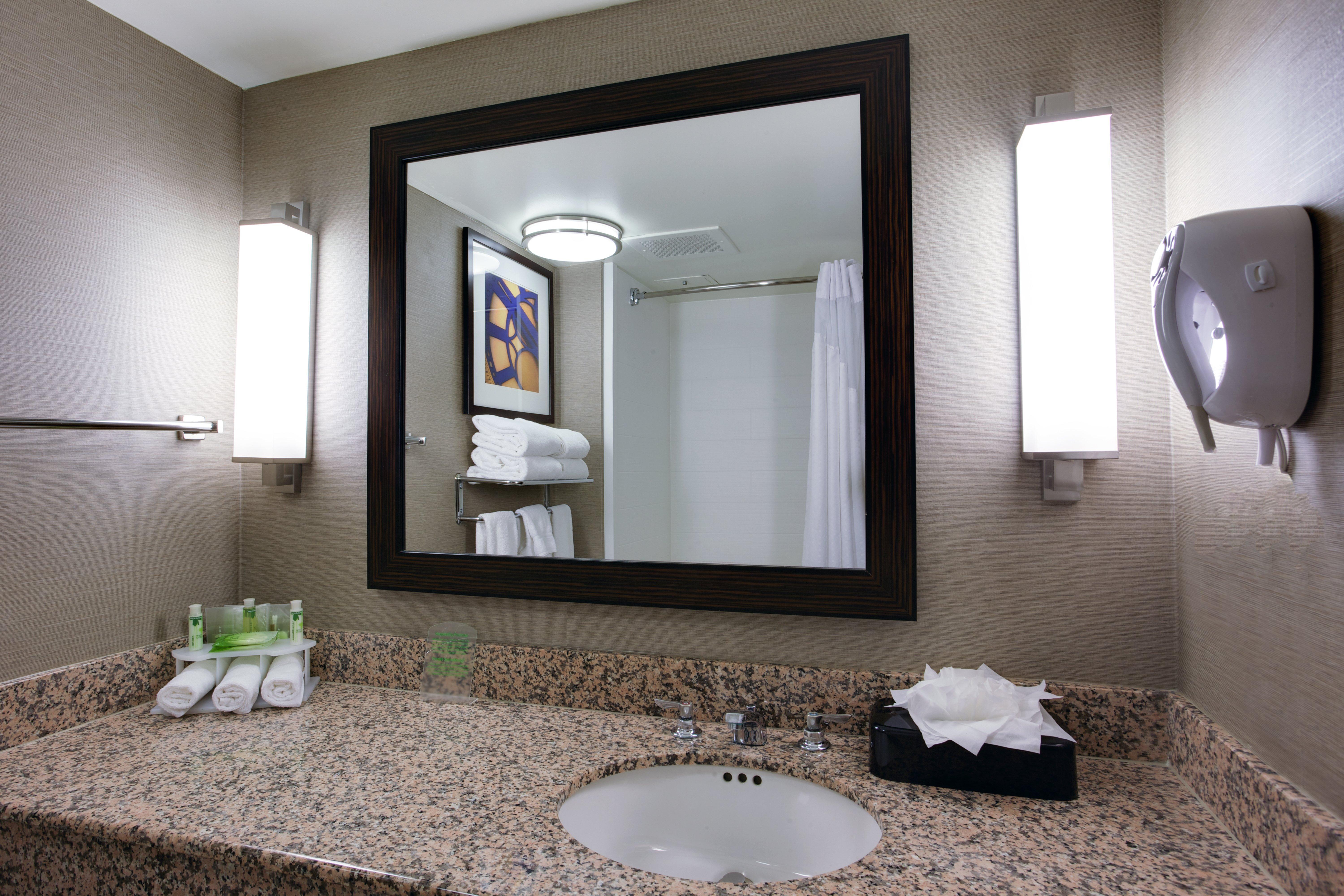 Express & Meadowlands Area By Ihg Hotel