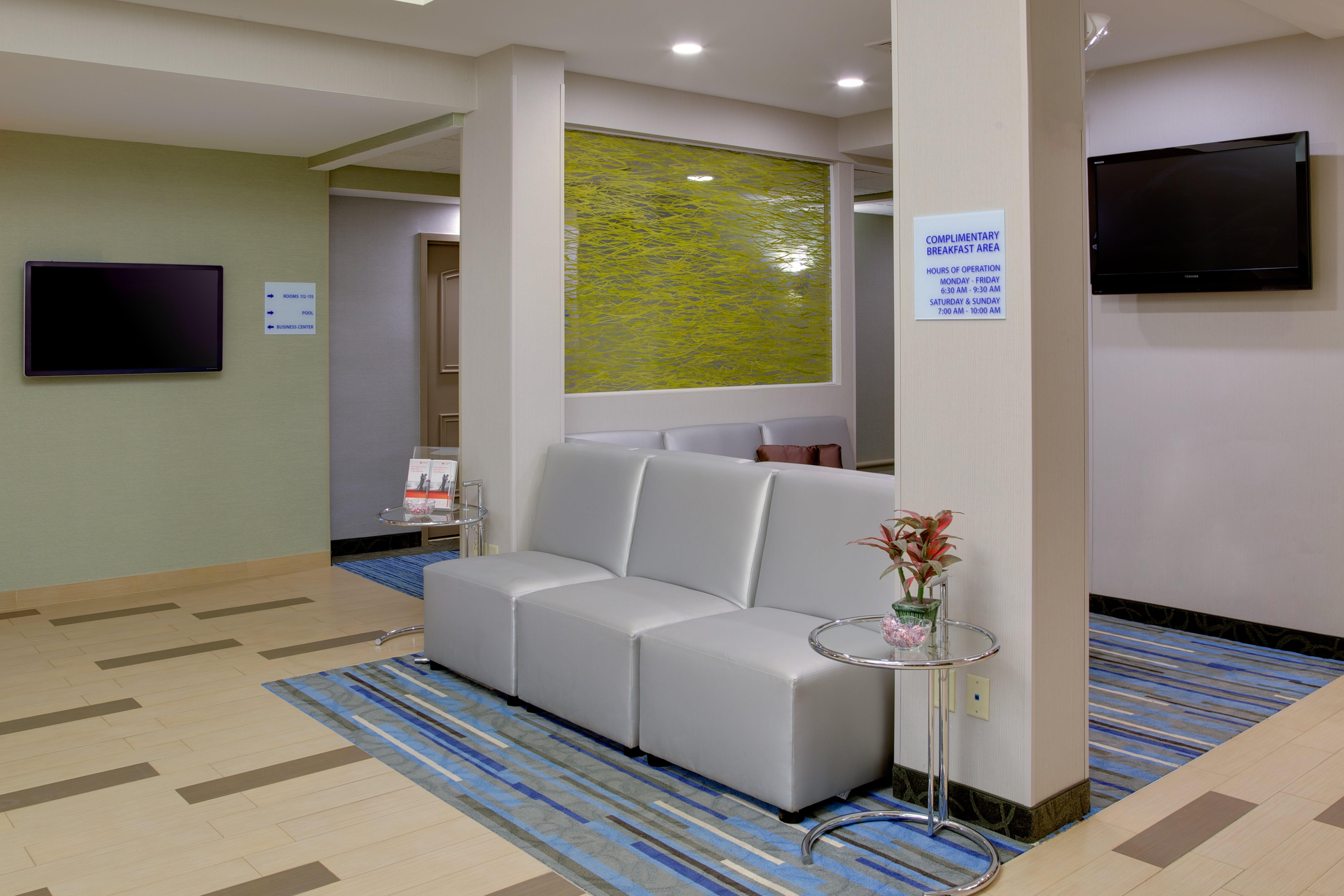 Express & Meadowlands Area By Ihg Carlstadt