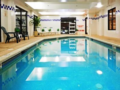 Express & Meadowlands Area By Ihg Hotel